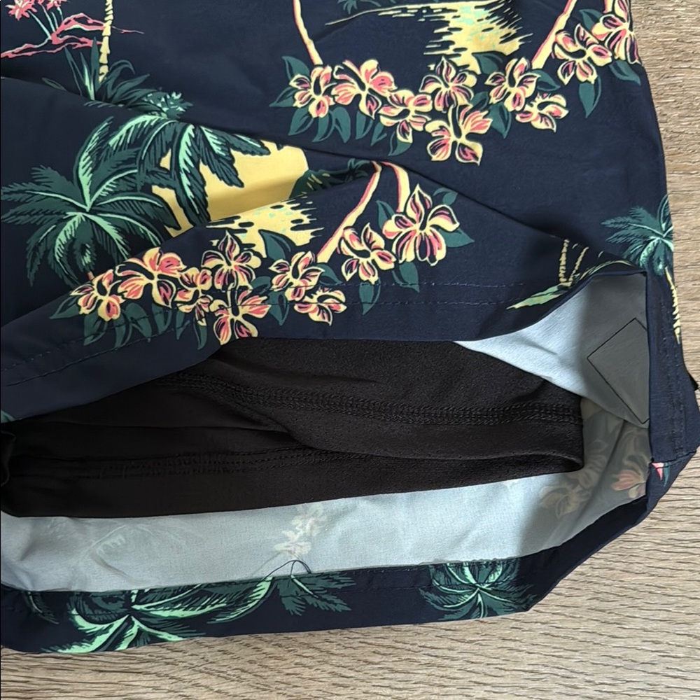 Quiksilver eclipse Swim Trunks - Picture 3 of 4